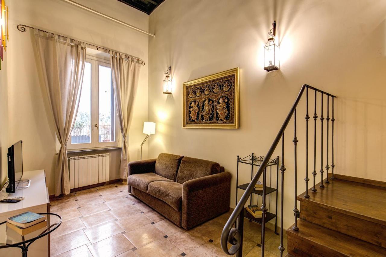 רומא Cappellari Apartments - Campo De' Fiori מראה חיצוני תמונה