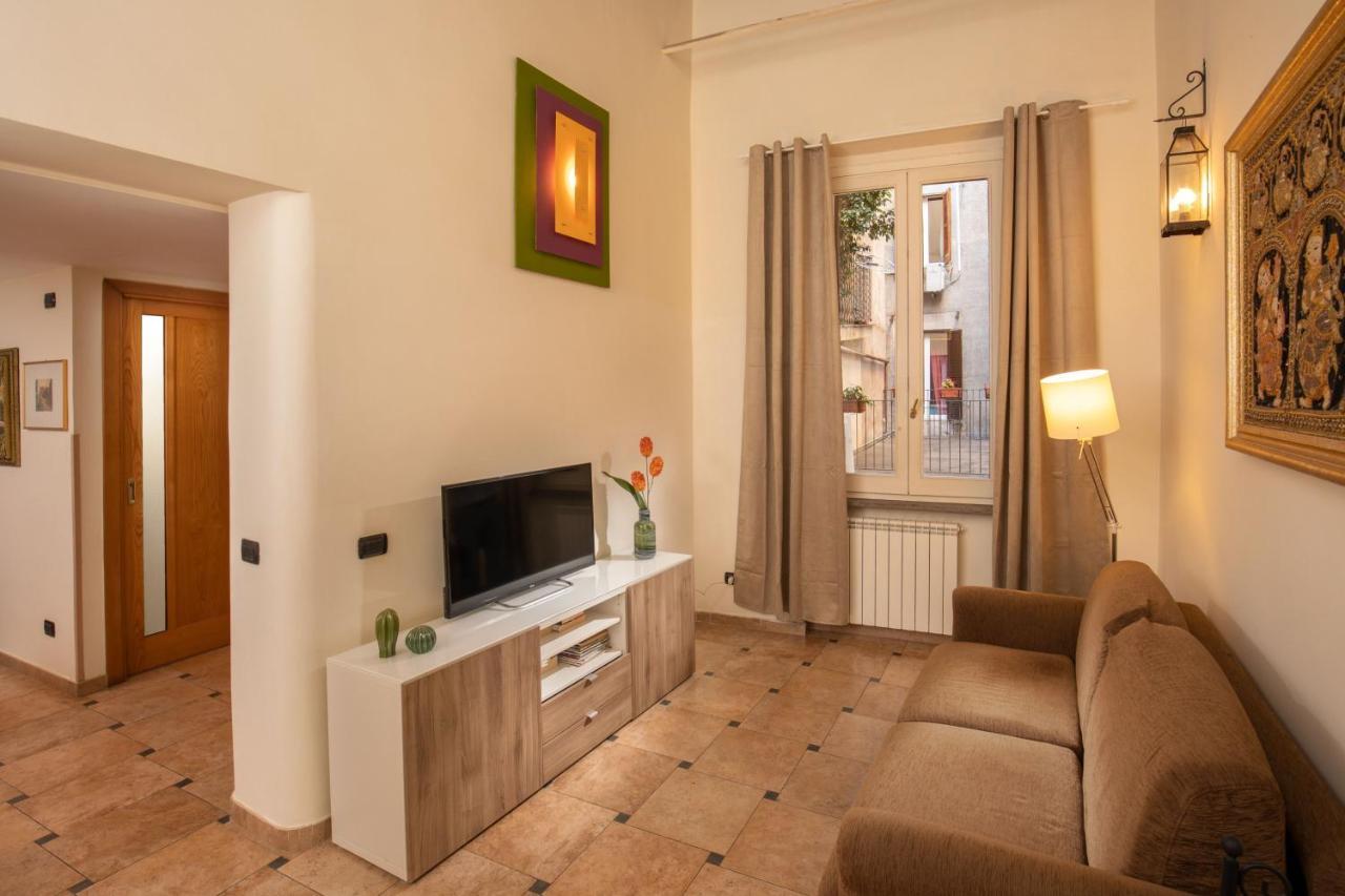 רומא Cappellari Apartments - Campo De' Fiori מראה חיצוני תמונה